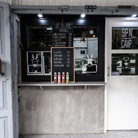 Hostel Sip N' Camp Bangkok Exteriér fotografie