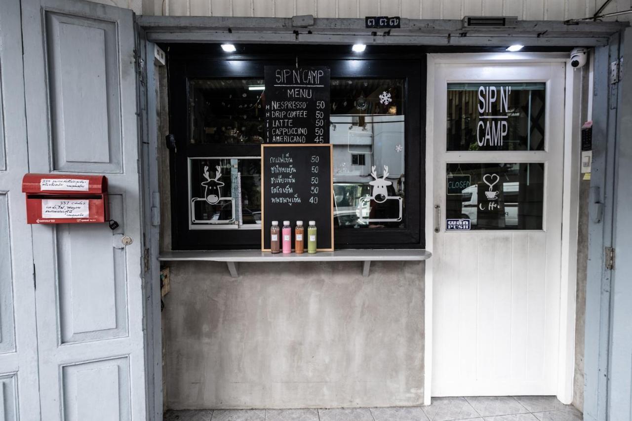 Hostel Sip N' Camp Bangkok Exteriér fotografie